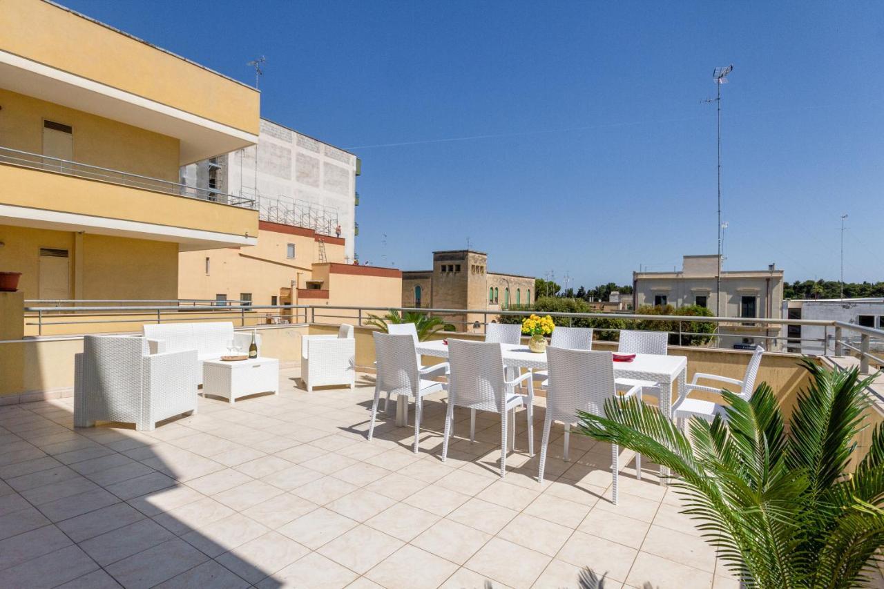 Roomy Apartment With Terrace & Parking Lecce Exteriör bild